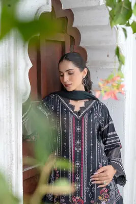 3 Pcs Women's Unstitched Printed Suit