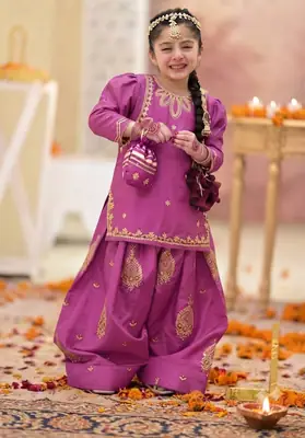3 Pcs Girl's Dhanak Embroidered Unstitched Suit