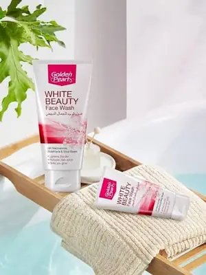 Golden Pearl Whitening Face Wash with Niacinamide & Glutathione thumbnail 2
