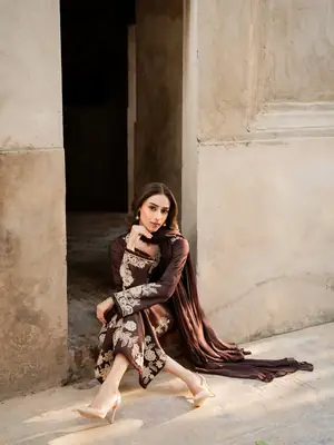 3 Pcs Women's Stitched Linen Embroidered Suit