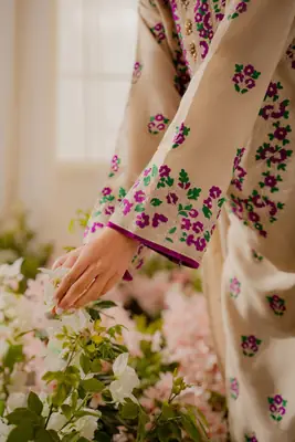 3 Pcs Women's Stitched Linen Embroidered Suit thumbnail 3