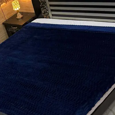 Elegant Plush Embossed Bubble Double Bed Blanket thumbnail 2