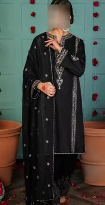 3 Pcs Women's Unstitched Embroidered Suit