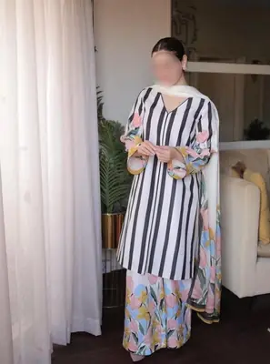 3 Pcs Women's Unstitched Printed Suit