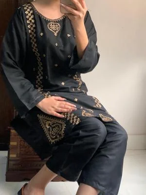 2 Pcs Women's Stitched Linen Embroidered Shirt And Trouser