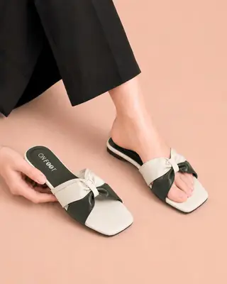 Women's Dual Tone Knot Flat Sandals - 079 - Green & White 