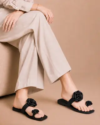 Floral Toe Ring Flat - 078 - Black 