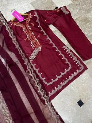 Embroidered Red Shalmose Silk Suit with V-Neck Design for Women thumbnail 2