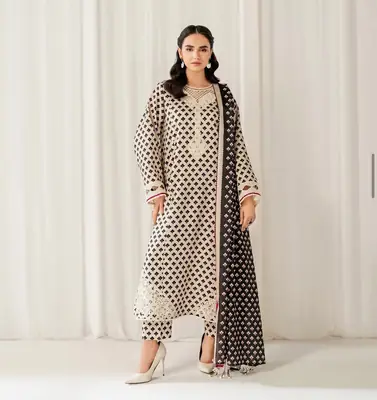 3 Pcs Women's Unstitched Printed Suit