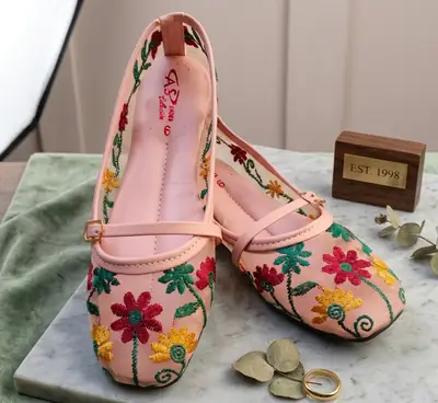 Women's Microfiber Fancy Pumps thumbnail 3