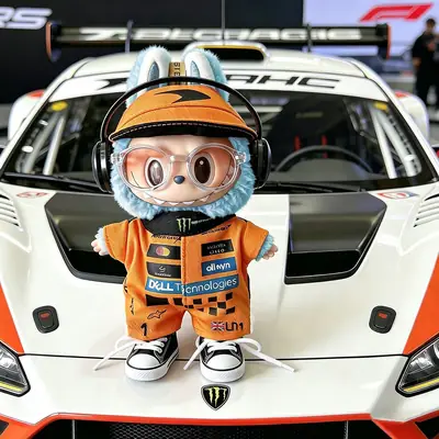 First, Second, and Third Generation Labubu Doll Clothes Racing Suit F1 Mclaren New Season 17cm Labubu Clothes and Hats Wholesale