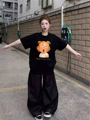 Black Pure Cotton Short-Sleeved T-Shirt for Women, Summer 2026 New Popular Style, Loose Design for Students, Unique and Very Attractive Top