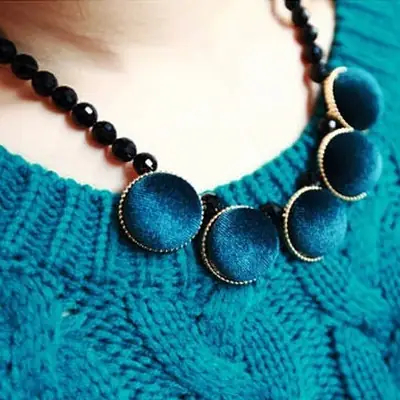 X404'' European and American Retro Style Velvet Round Square Geometric Pattern Contrasting Short Necklace Sweater Chain