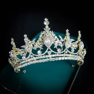 2021 Bridal Crown Tiara with Crystal Diamonds