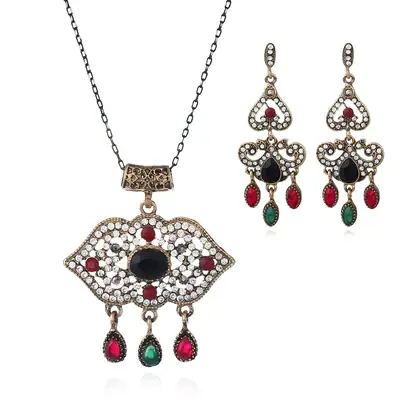 European & American Retro Earrings Set with Palace Wind Pendant