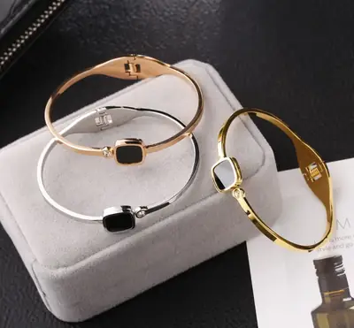 European and American Fashion Rose Gold Plated Bracelet Luo Number Letter Simple Square Black Face Bracelet Titanium Steel Jewelry