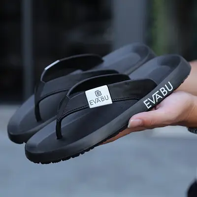 Wholesale new summer non-slip soft bottom flip-flops home slippers trend sandals personalized beach shoes men's wholesale