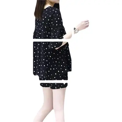 Plus-Size Polka Dot Summer Outfit for Chubby Girls