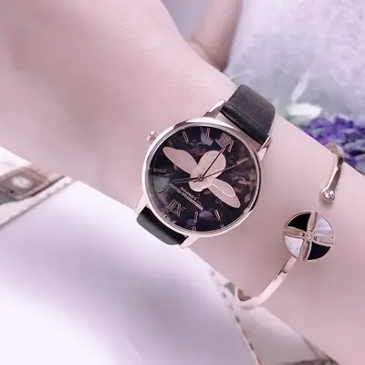 Women's Bee Design Gold Shell Quartz Watch