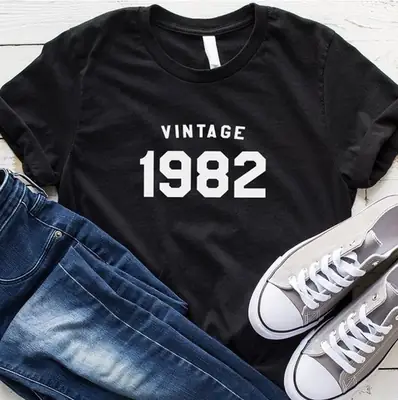 Vintage 1982 Men's Black T-Shirt Short Sleeve
