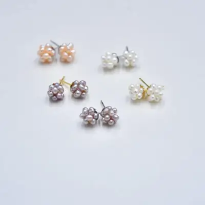 Women's Gold Natural Pearl Flower Earrings