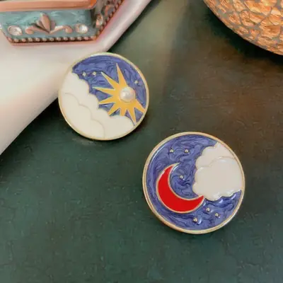 Qingdao Couple Sun Moon Brooch Oil Drip Enamel 2019