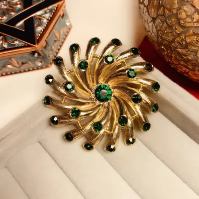 European Gold Emerald Brooch with Multi-Layer Cut Out Design