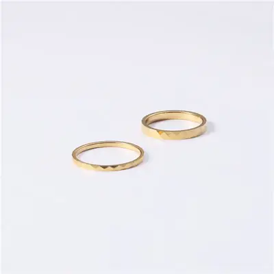 Tungsten steel electroplated gold ring is very sparkling diamond hardness is difficult to fade tungsten gold ring