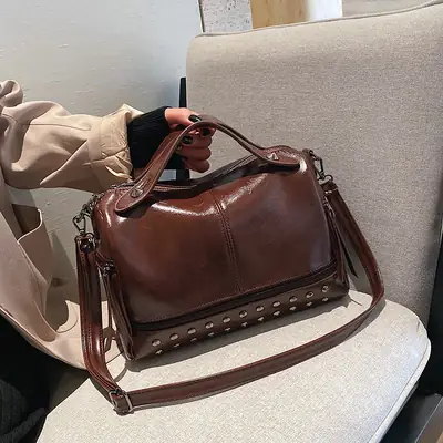 Black Leather Shoulder Bag with Detachable Strap