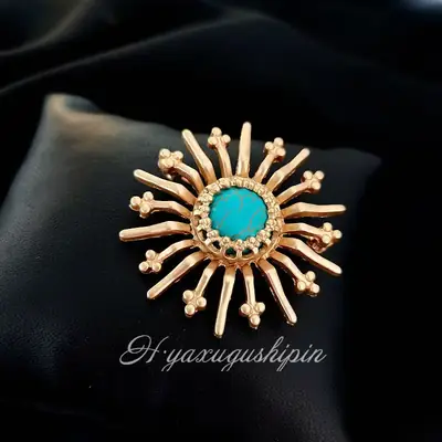 European Retro Baroque Brooch Matte Gold Turquoise