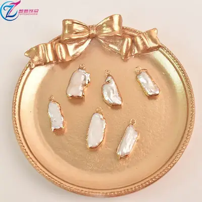 Natural Pearl Pipa Gold Edge Hanging Earrings