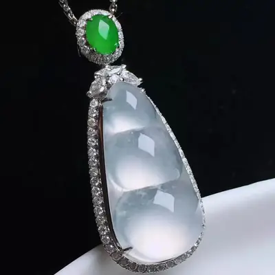 Yang Green Jade Pendant with Floating Flower Design 18K