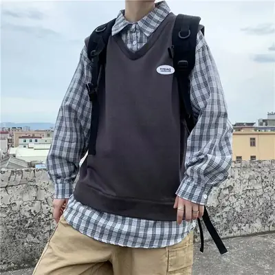 Hong Kong Men's Fake Two-Piece V-Neck Plaid T-Shirt