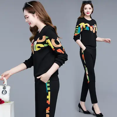 Women Black 2-Piece Sweatshirt Set with Colorful Print 2026