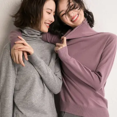 Women's Green Knitted Turtleneck Sweater