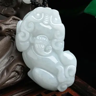 Ice Jade Ruyi Picchu Pendant Medium White
