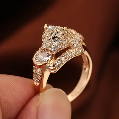 Crown Design Zircon Ring for Women