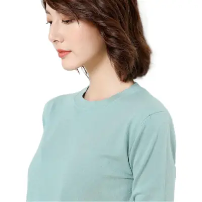 Women's White Round Neck Slim Sweater Large