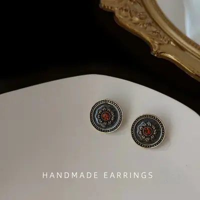 Vintage Gold Needle Court Earrings for Women