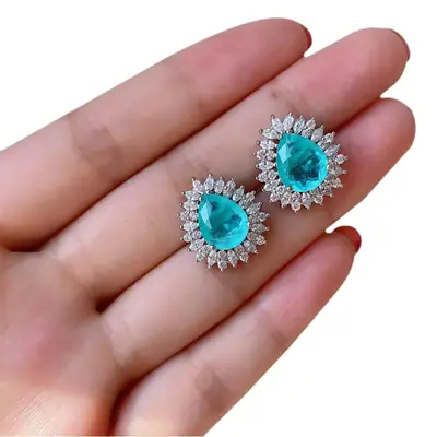 Elegant Emerald Earrings with Micro-inlaid Diamonds