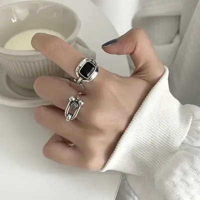 Retro Geometric Silver Ring for Women European Hip Hop Chain Buckle