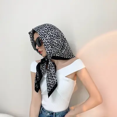 Gaohe Black White Letter C Twill Scarf for Women