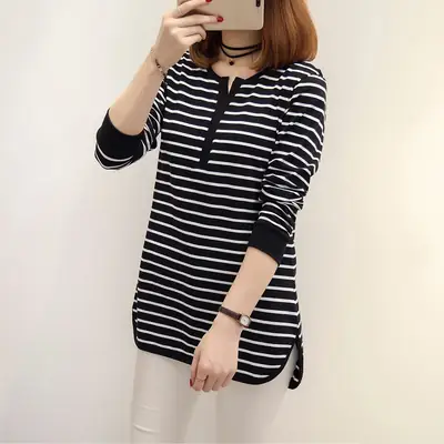 Women's Black White Striped Long Sleeve V-Neck Top