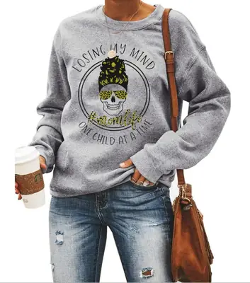 Gray Round Neck Graphic Sweatshirt with "Crying My Mind" Design