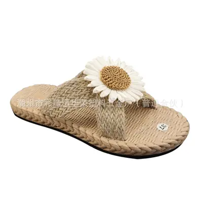 Summer New Outdoor Flip-Flops Hemp Rope Straw Daisy Slippers for Women to Wear Flat Low Heel Beach Sandals
