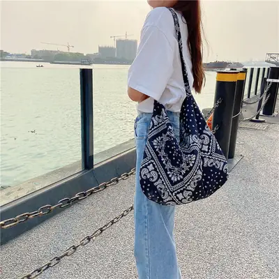 Light Retro Diagonal Shoulder Bag Women Ethnic Casual