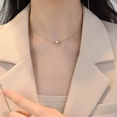 Fangyuan Gold Pearl Clavicle Necklace for Women