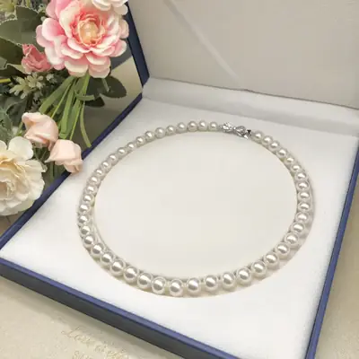 Elegant Freshwater Pearl Necklace 9-10mm Round Strong Light