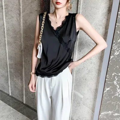 Black Sleeveless V-Neck Camisole with Lace