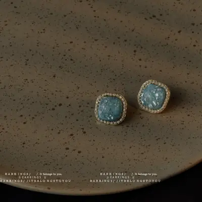 Retro Green Broken Shell Earrings S925 Silver